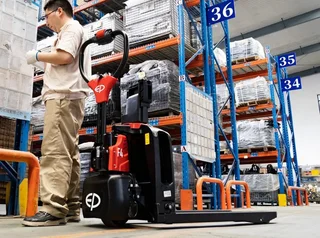 Pallet Truck-Electric- 1,5 tonto get your pallets moving!