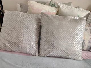 Big cushions for bed or couch