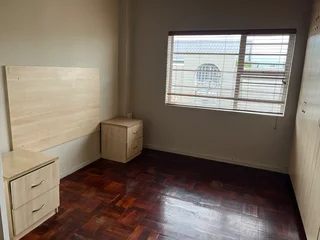 Grassy Park 2 bedroom house