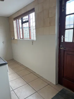 Grassy Park 2 bedroom house