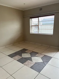 Grassy Park 2 bedroom house