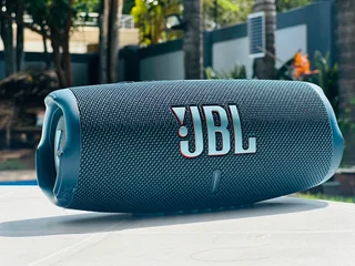 JBL charge 5&#43; Silicone Case &amp; Shoulder Strap