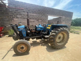 Ford 4610 4x2 Tractor