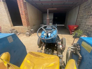 Ford 4610 4x2 Tractor