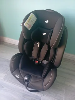 Joie Stages carseat plus infant insert