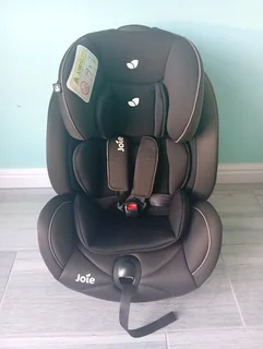 Joie Stages carseat plus infant insert