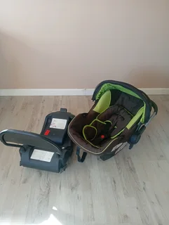 Chelino carseat with removable net plus base