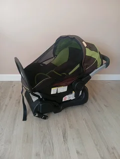Chelino carseat with removable net plus base