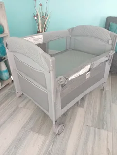 Babywombworld  Co-sleeper/cot