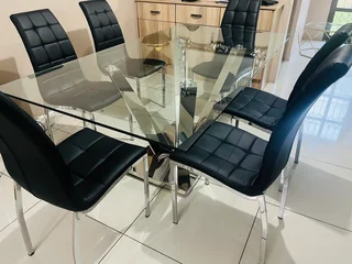 6 Seater Glass Table With Chairs.