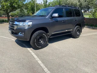 2018 Toyota LC200 4.5 VX-R &#64; R1 389K