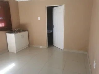 Bachelor flat to rent in Delft Suburban