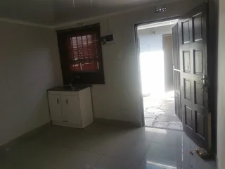 Bachelor flat to rent in Delft Suburban