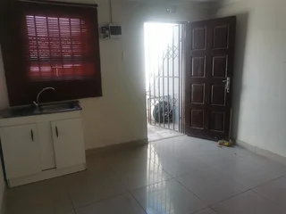 Bachelor flat to rent in Delft Suburban