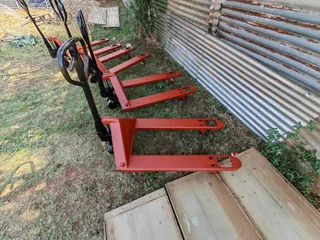 Pallet jacks. R1700