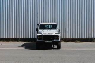 2012 Land Rover Defender 110 Puma 2.2 ( White )