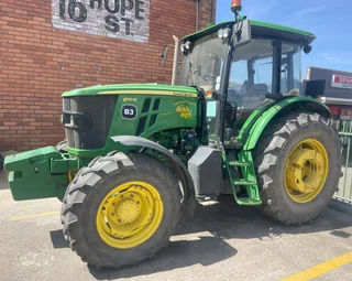 John Deere 6110B cab