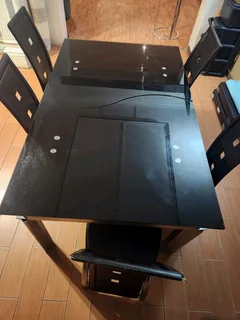 Extendable Dining Table – Solid &amp; Spacious (Secondhand)