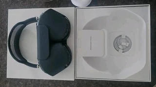 Airpods Max over the ears headphones  Midnight (Sealed)