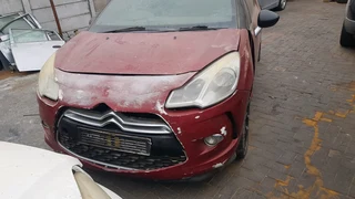 2011 Citroen DS3 Automatic breaking up for spares:Engine,doors ,mirrors, bonnet ,carburetor etc