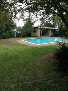 Victory Park Garden Cottage Female