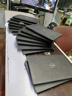 Dell 7400 core i7 8gen R4700 touch screen