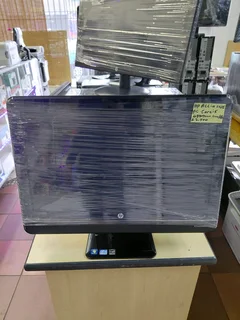HP ALL IN ONE PC core i5 24inch R2600