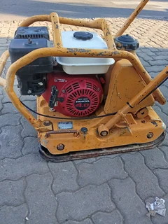 Plate compactor