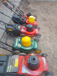 Electric lawnmower
