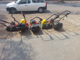Electric lawnmower