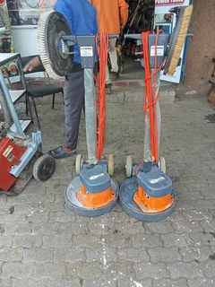 Floor scrubber/Polisher