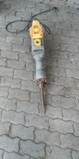 Electric jackhammer