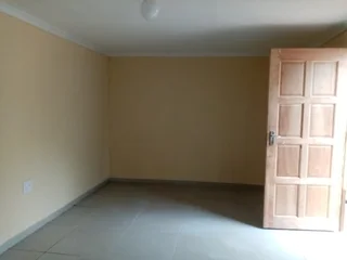 Umbilo  Bachelor  to let