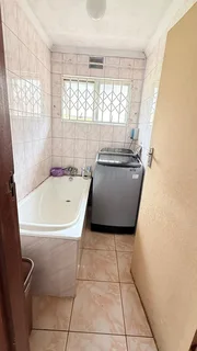 Stunning 2 bedroom house for sale in Seaview