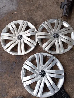 Selling Polo vivo original wheel capsx3 R850 my WhatsApp contact number is 0723712165