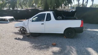 Nissan np 200 ztripping for spares