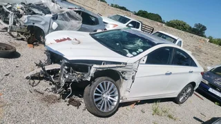Hyundai sonata g4kj  2.4 petrol automatic stripping for spares