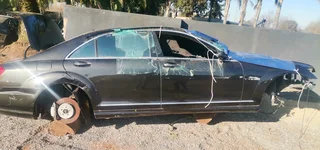 Merc benz S65 W221 stripping for spares