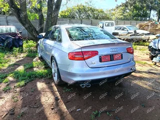 Audi B8 facelift 2.0tdi CGL STRIPPING FOR SPARES