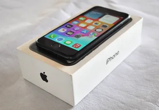 Apple iPhone SE 128GB Black 3rd Gen (2022) with Original Box