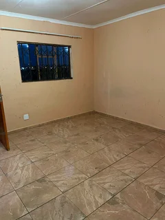 Garage size bachelor room in Protea Glen ext 22