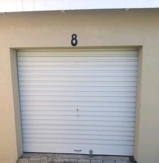 Storage Units to Let.R1100pm