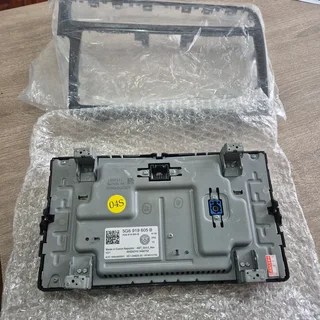 VW Golf MK7 8-Inch Screen And Frame R5000