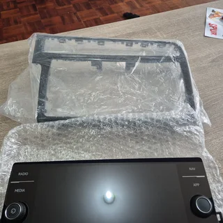 VW Golf MK7 8-Inch Screen And Frame R5000