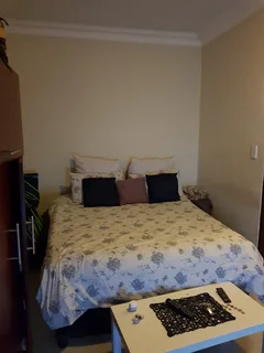 A stand-alone room with own entrance, small kitchen &amp; bathroom in Tasbet Park Ext 1, Witbank.