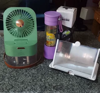 Potable screen and rechargeable fan and blender combo R250