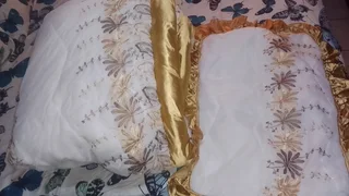 5 piece queen comforter set.1 comforter, 2 continental pillow cases and 2 standard pillow cases.