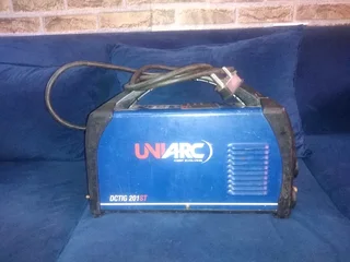 Uniarc Inverter Welding Machine For Sale R4.500 Including Havy Duty Arc Cables R4.500 Price Neg