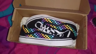 Size 4 unisex Vans for sale R400