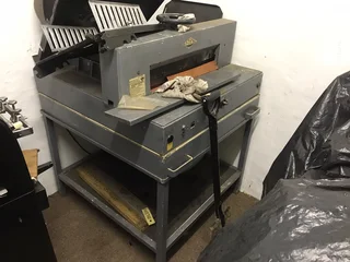 Heavy-Duty Industrial Guillotine – R20000 ✂️
